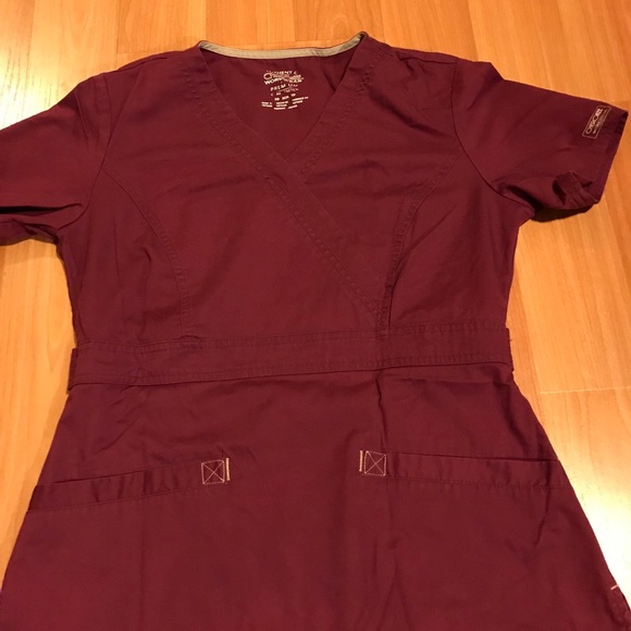 Cherokee scrubs - Picture 1 of 4